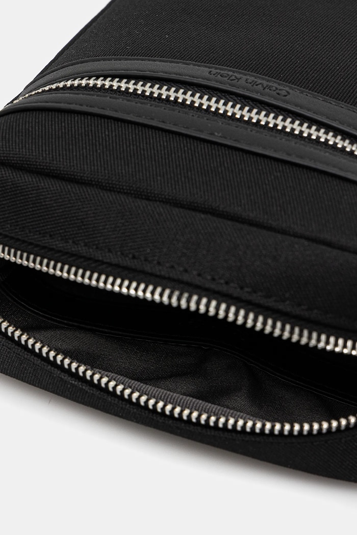 Taštička Calvin Klein LV04D3175G černá