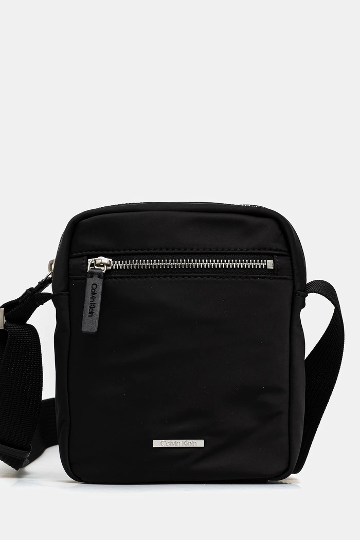 Calvin Klein saszetka nie mieści A4 czarny LV04D3176G