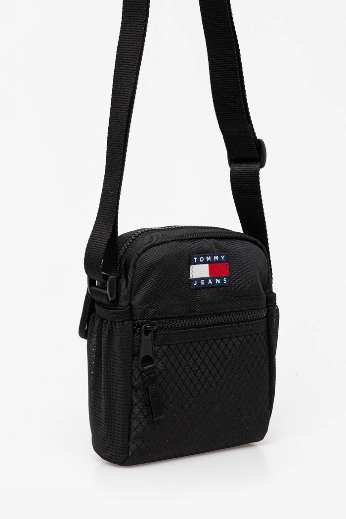 Tommy Jeans táska AM0AM13397 fekete AW25