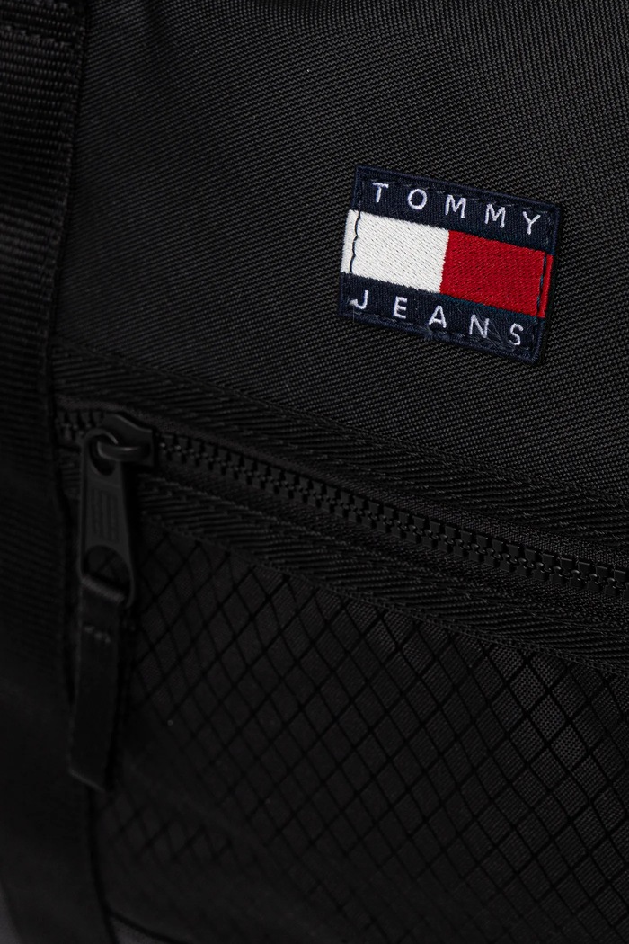 Τσάντα Tommy Jeans 23 x 34 x 40 cm μαύρο AM0AM13405