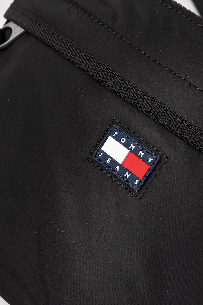 Tommy Jeans táska fekete AM0AM13558