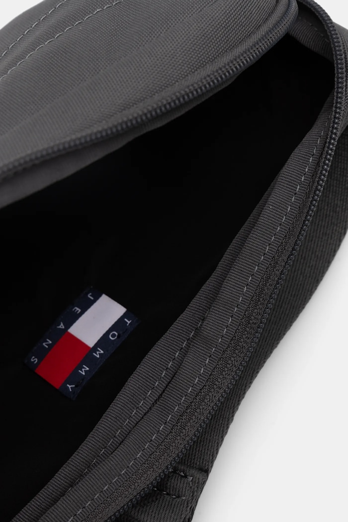 Ľadvinka Tommy Jeans AM0AM13701 sivá