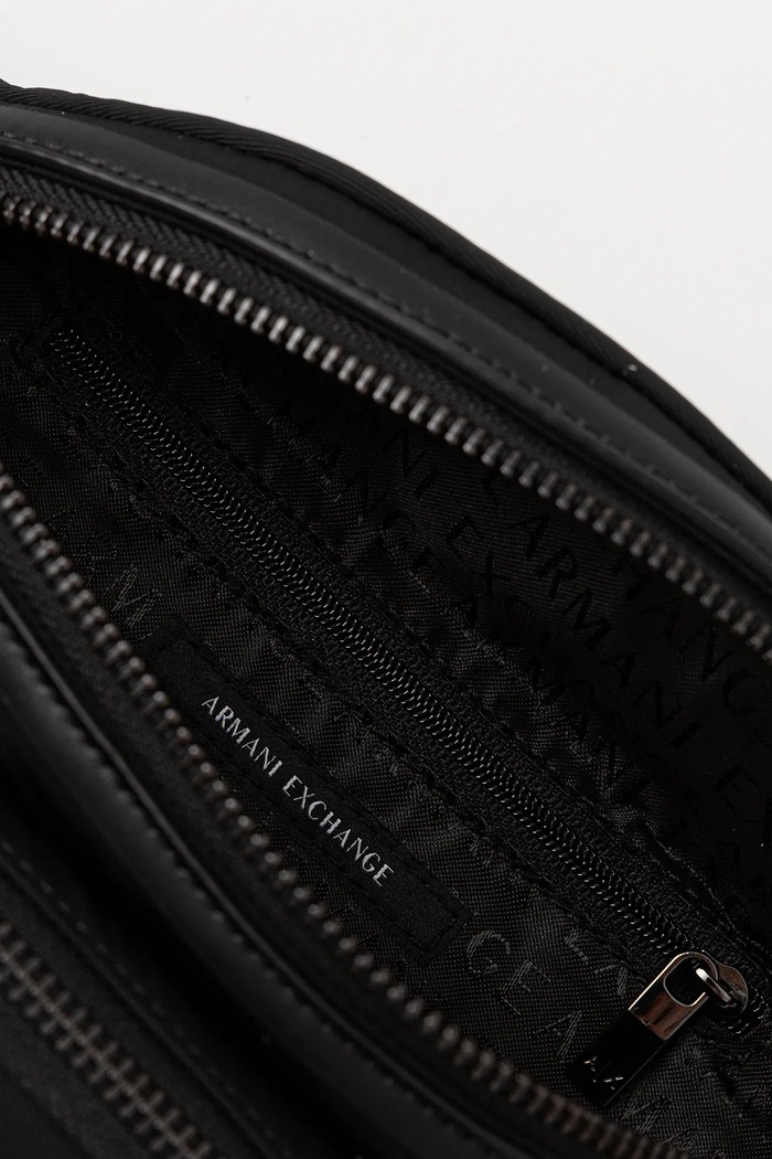 Ľadvinka Armani Exchange čierna XM001658.AF17306