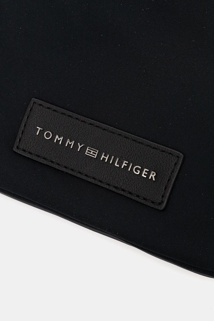 Malá taška Tommy Hilfiger čierna AM0AM13620
