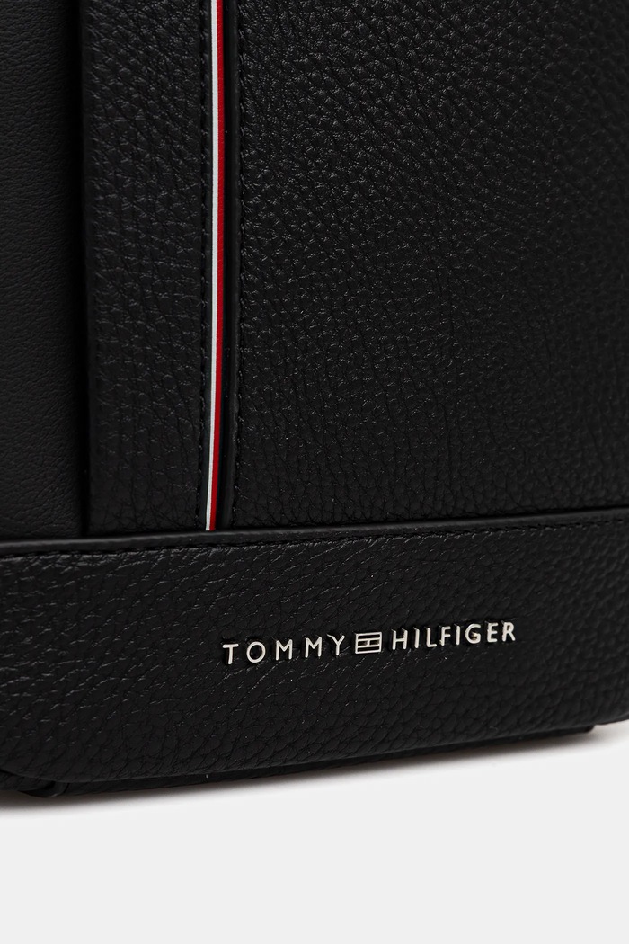 Tommy Hilfiger saszetka czarny AM0AM13633