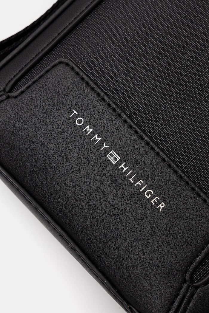 Malá taška Tommy Hilfiger čierna AM0AM13638