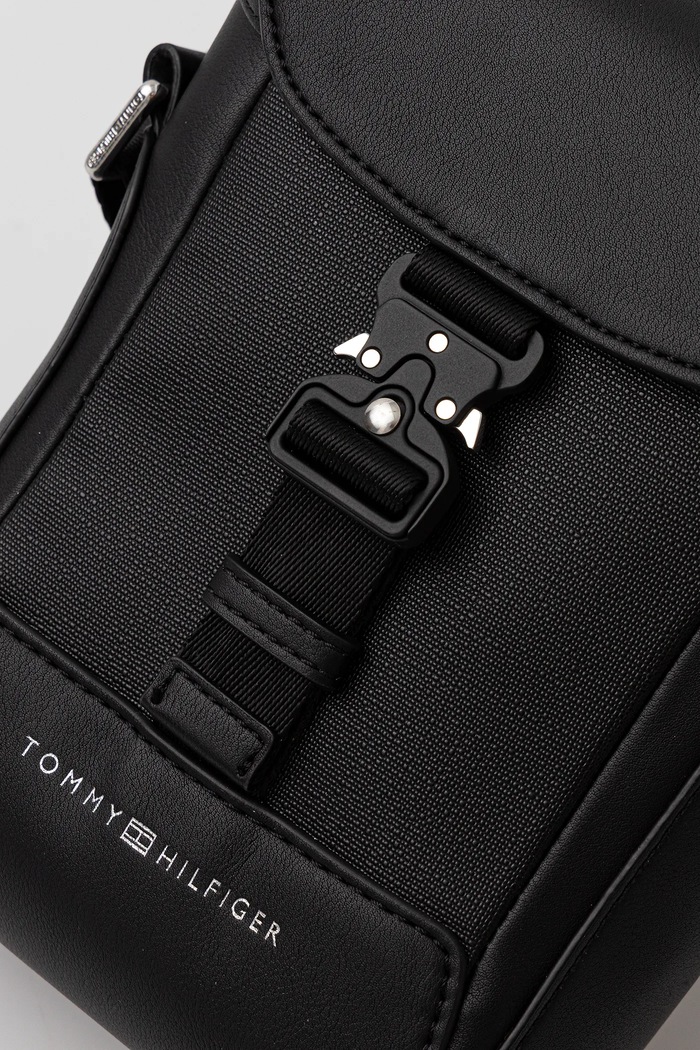 Tommy Hilfiger borsetă negru AM0AM13940