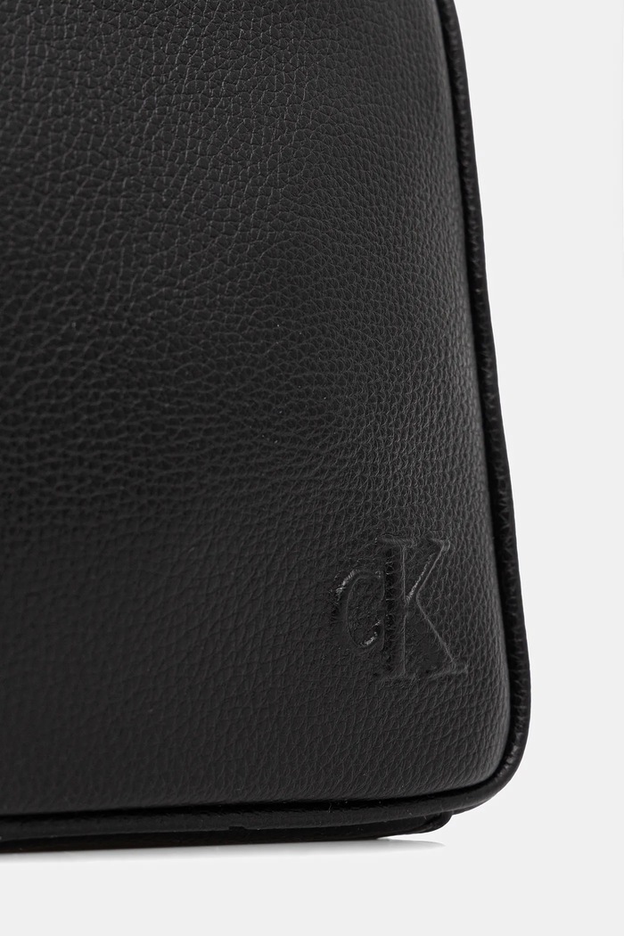 Calvin Klein taštička pánská z imitace kůže černá LV04D3129G