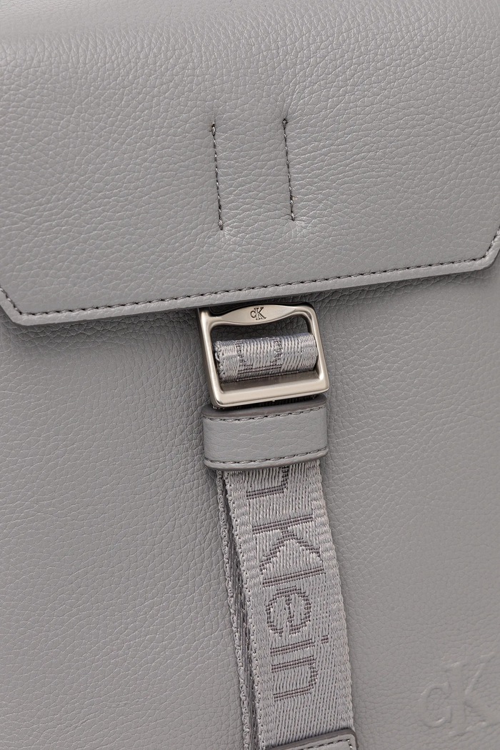 Malá taška Calvin Klein sivá LV04D3131G