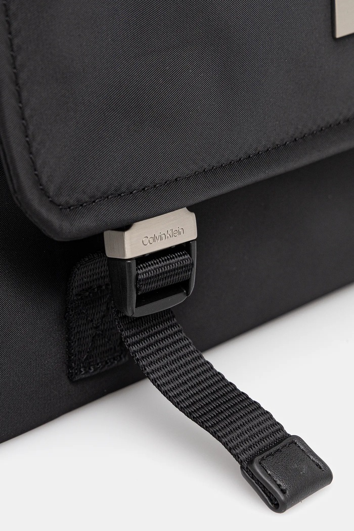Τσάντα Calvin Klein μαύρο LV04D3146G