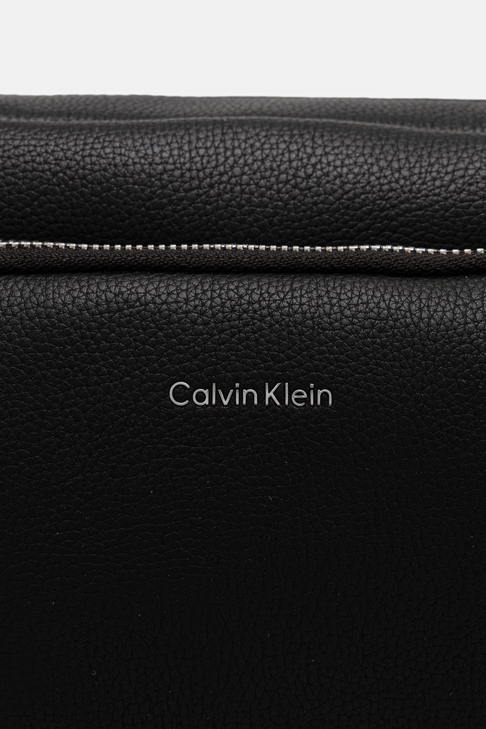 Calvin Klein vrecko pánske z imitácie kože čierna LV04D3159G