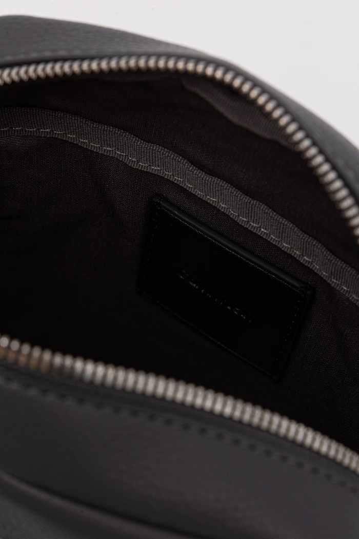 Calvin Klein geantă mică pentru bărbați cu imitație de piele LV04D3160G gri