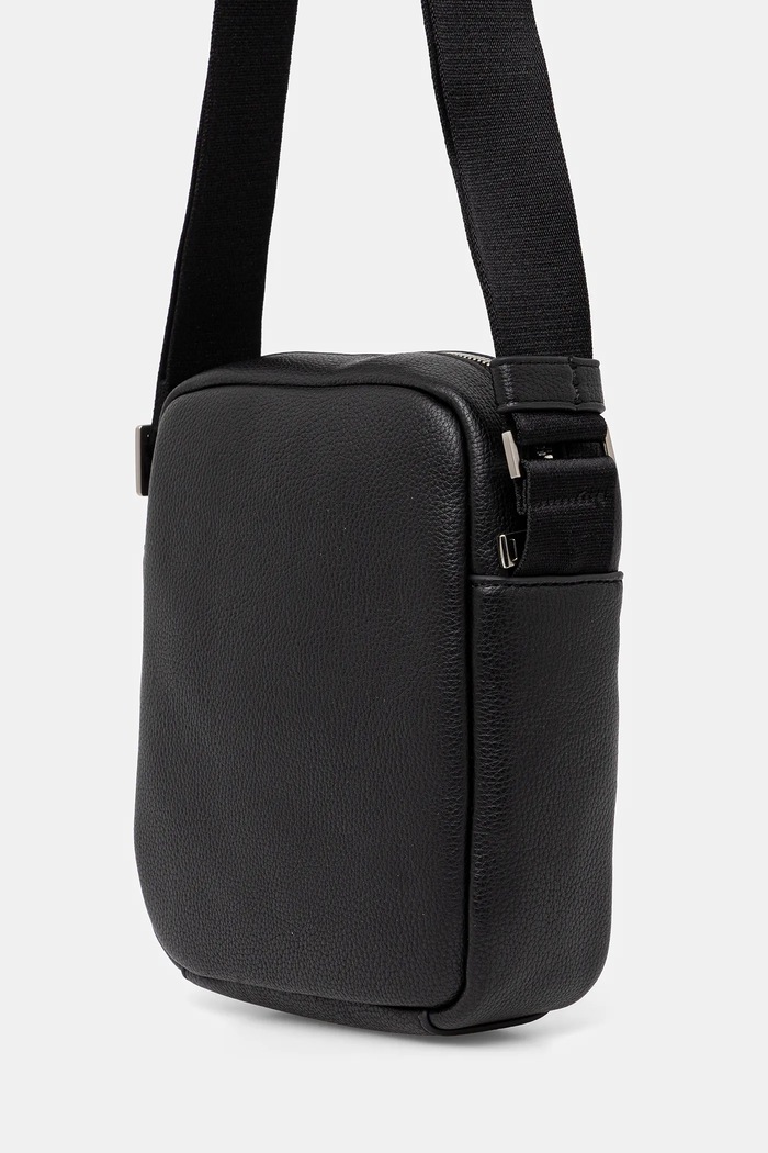 Accesorii Calvin Klein geantă mică pentru bărbați cu imitație de piele LV04D3160G negru