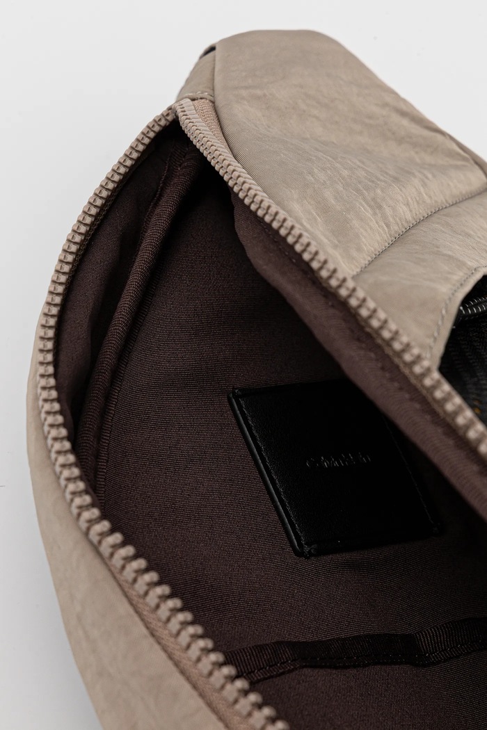 Malá taška Calvin Klein LV04D3170G béžová