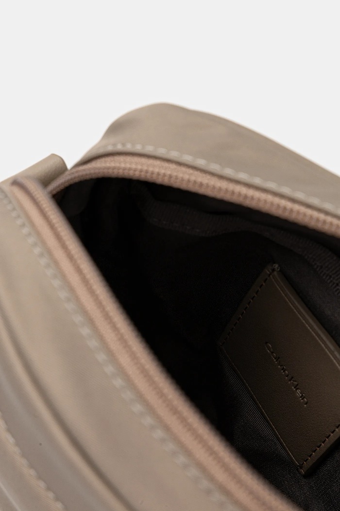 Σακίδιο Calvin Klein LV04D3180G πράσινο
