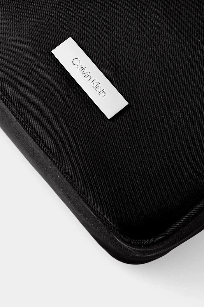 Torba Calvin Klein crna LV04D3180G