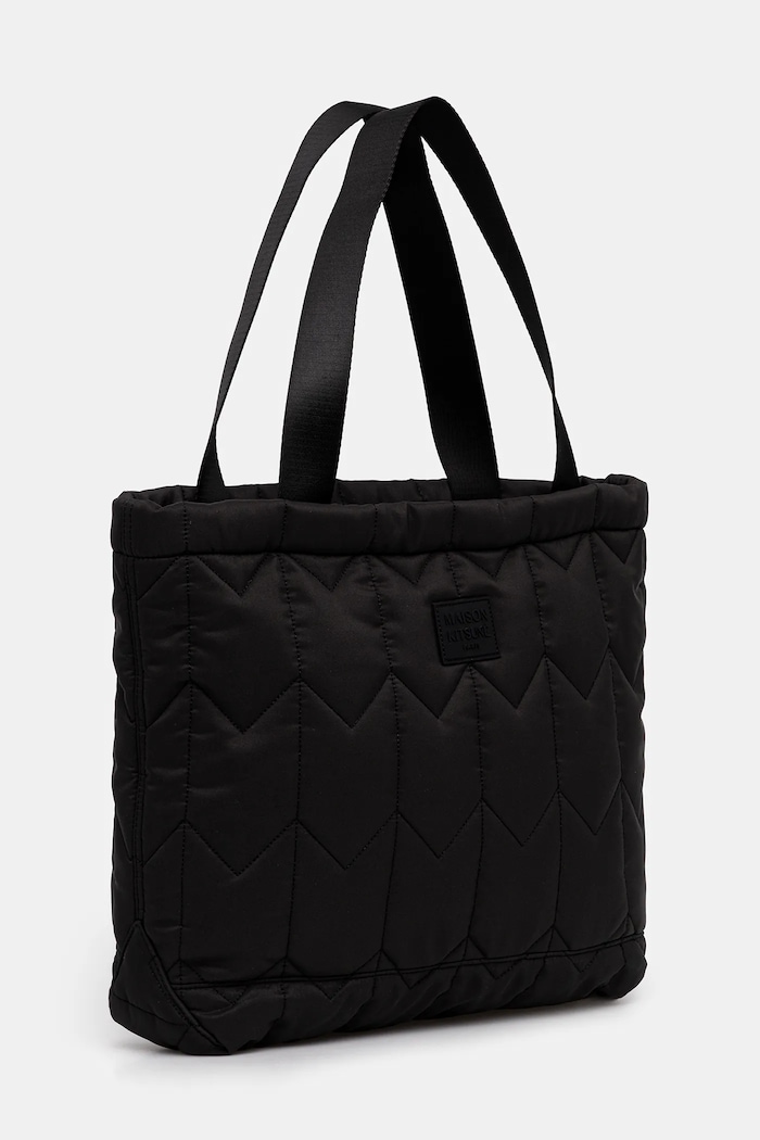 Taška Maison Kitsuné Chevron Quilted Large Tote 40 x 35 x 13 cm PM05104WB0043 čierna AW25