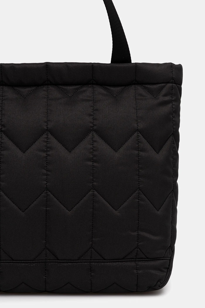 Doplnky Taška Maison Kitsuné Chevron Quilted Large Tote 40 x 35 x 13 cm PM05104WB0043 čierna