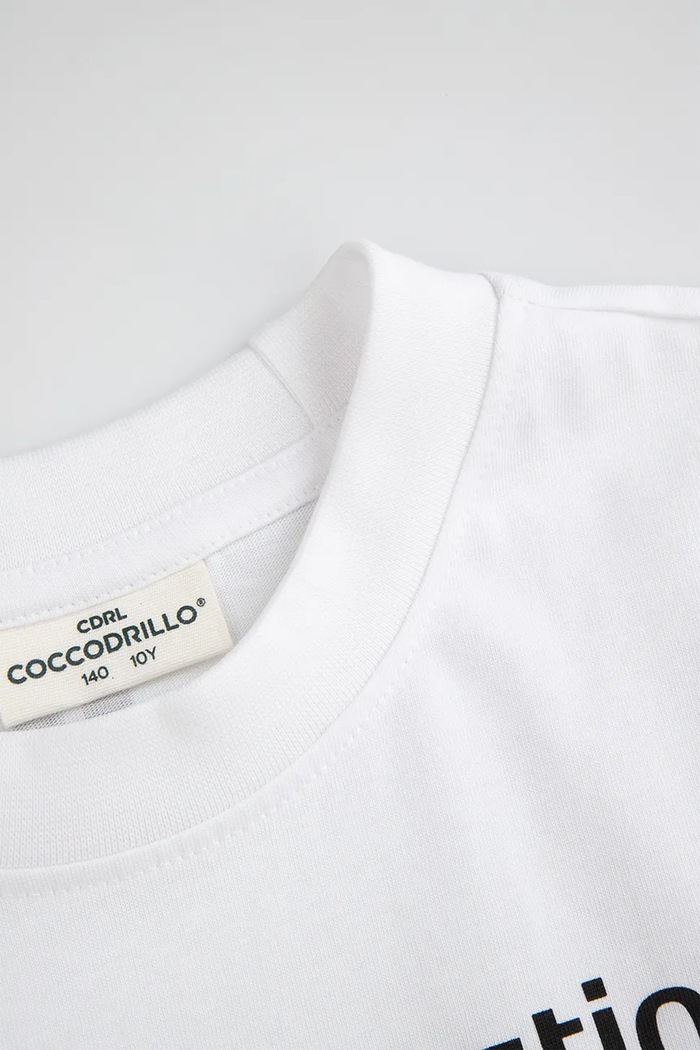 Chlapec Detské bavlnené tričko Coccodrillo ZC5143212LBD biela