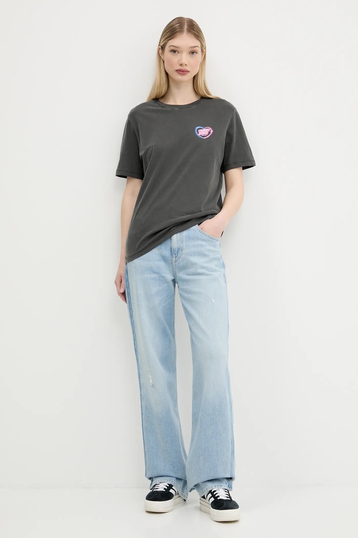 Pamučna majica Tommy Jeans DW0DW21358 siva AW25