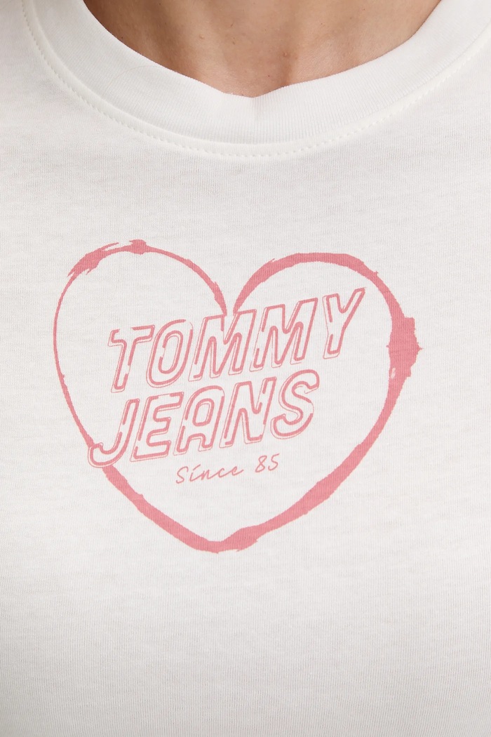 Bavlněné tričko Tommy Jeans bílá DW0DW21390