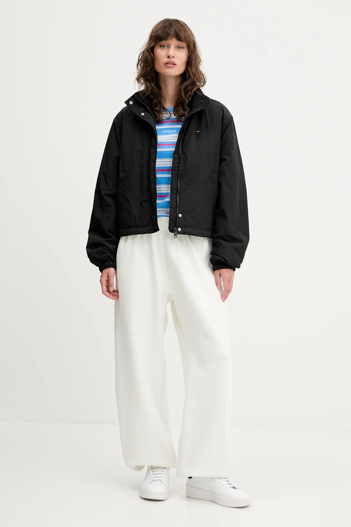 Bavlnené tričko Tommy Jeans DW0DW21391 modrá AW25