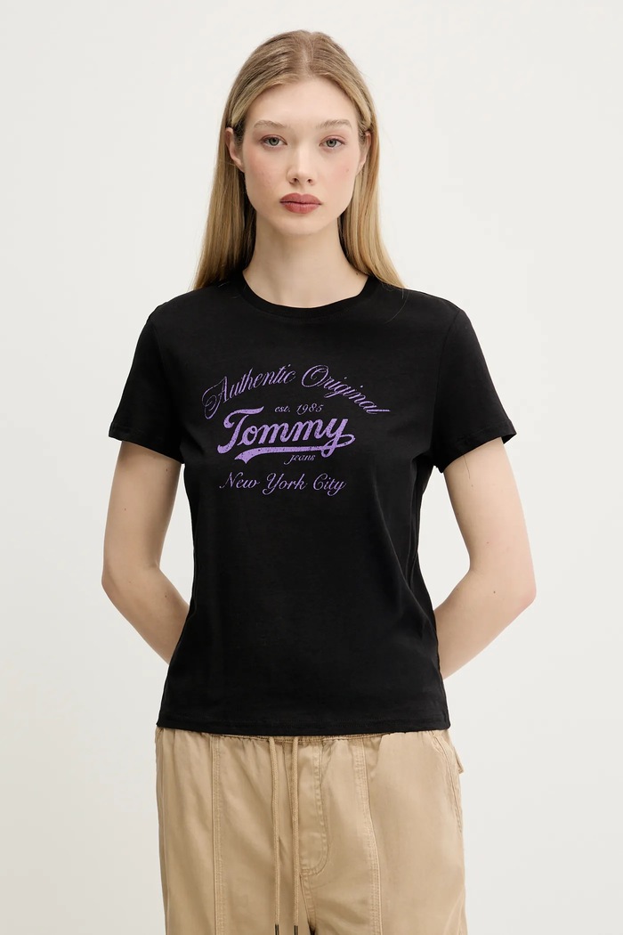 Тениска Tommy Jeans стандартна черен DW0DW21404
