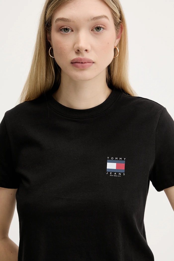 Памучна тениска Tommy Jeans черен DW0DW21423