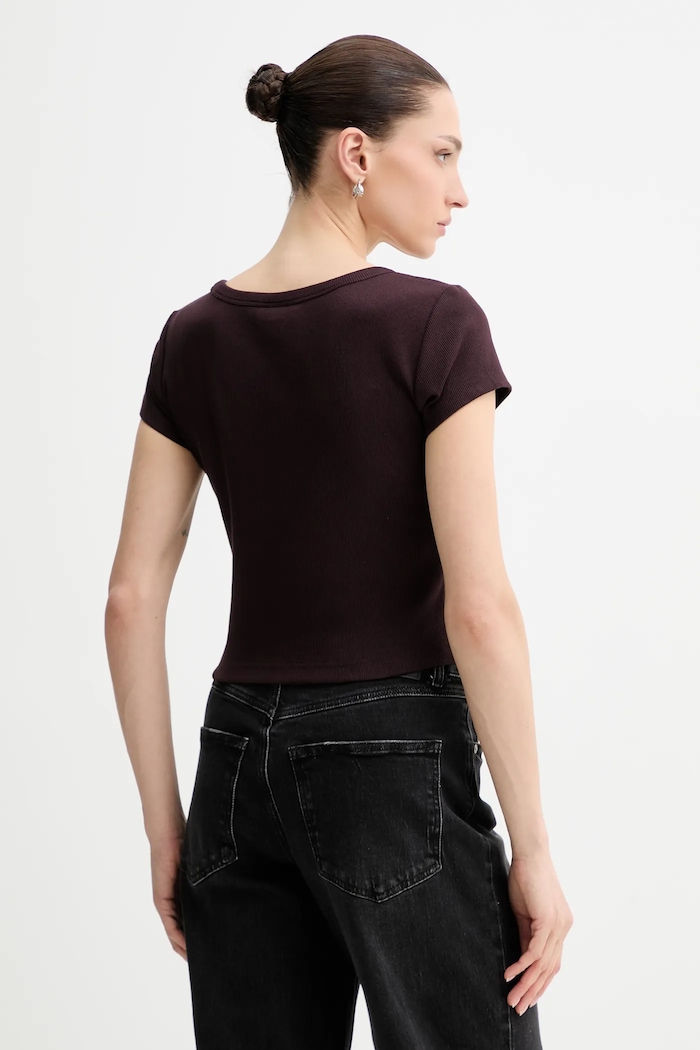Ruházat Calvin Klein Jeans női póló LV047C200G barna
