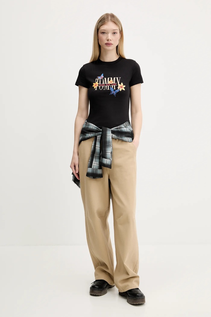 Βαμβακερό μπλουζάκι Tommy Jeans DW0DW21340 μαύρο AW25