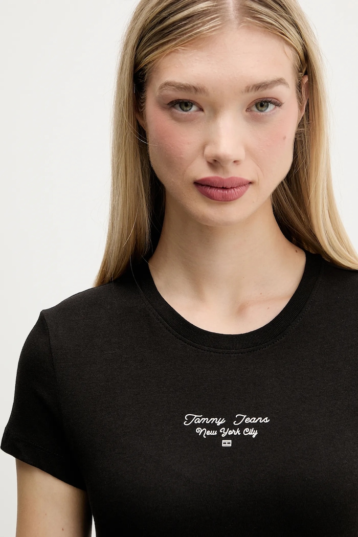 Tričko Tommy Jeans černá DW0DW21542