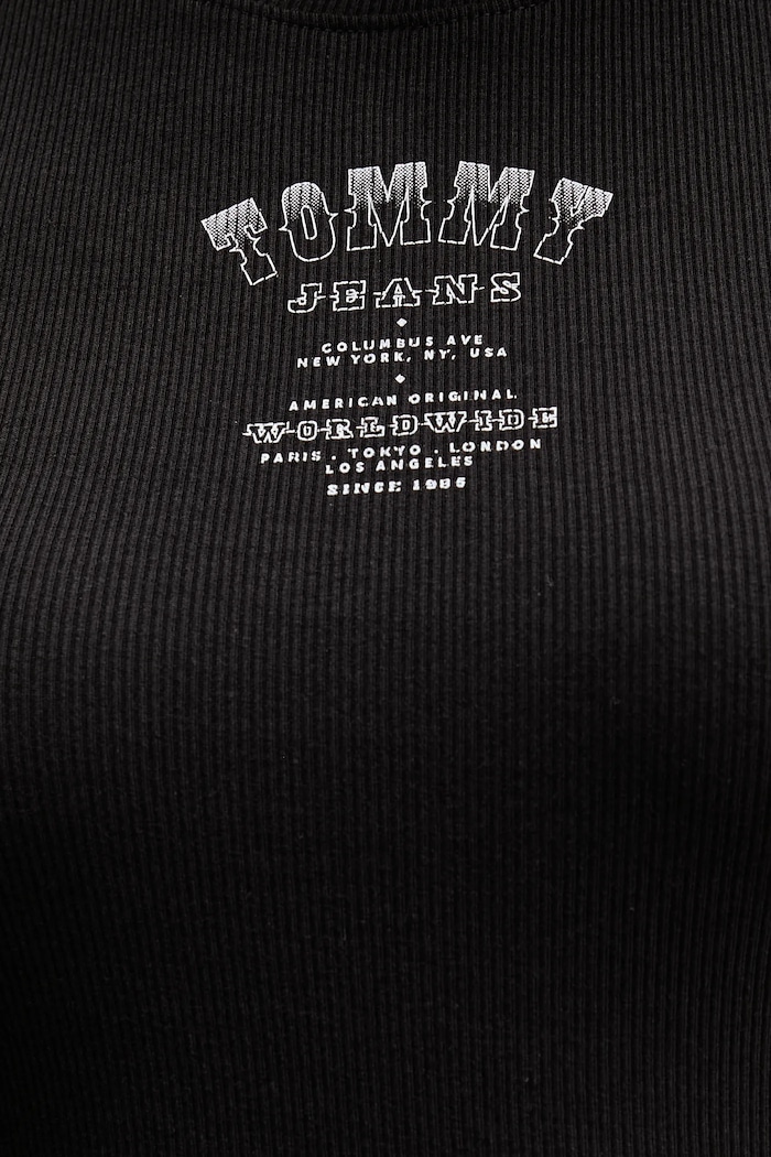 Tričko Tommy Jeans DW0DW21584 čierna