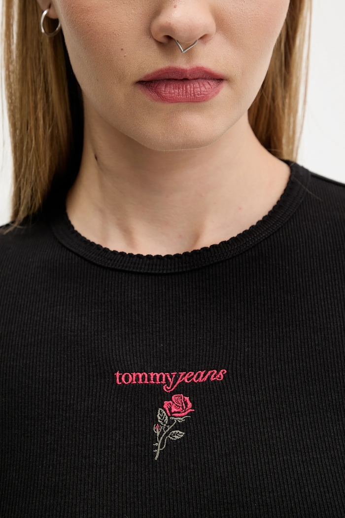 Tričko Tommy Jeans DW0DW21787 čierna