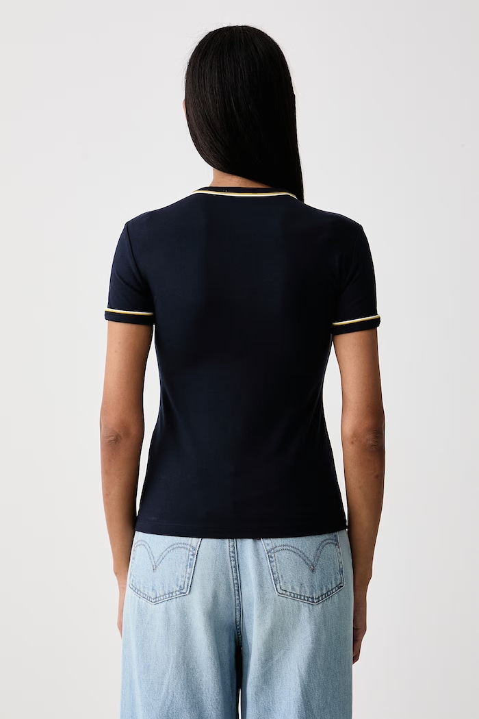 Lacoste T-shirt damski z bawełną granatowy TF5289