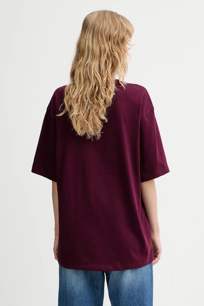 Дрехи adidas Originals Памучна тениска adidas Originals Boyfriend Tee KW1906 бордо