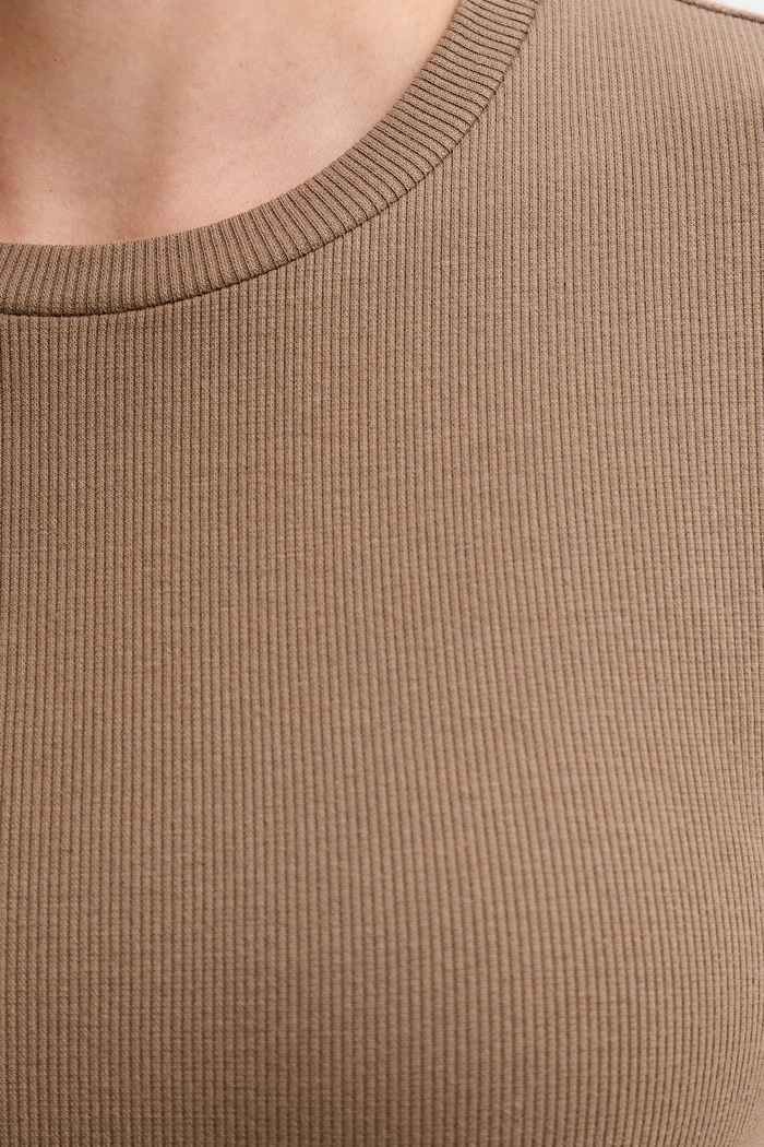 Tričko MUUV. MUUV. x Answear T.SHIRT.SLIM.FIT.LINEA béžová