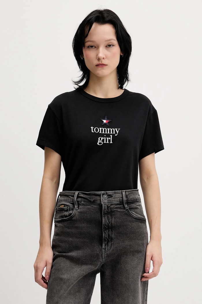 Tričko Tommy Jeans nášivka čierna DN0DN00094