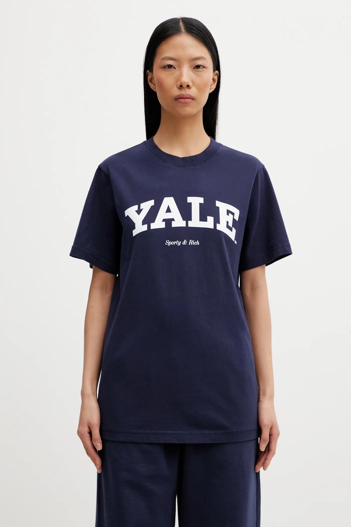 Βαμβακερό μπλουζάκι Sporty & Rich Yale Classic κανονικό σκούρο μπλε TO043611678BL106