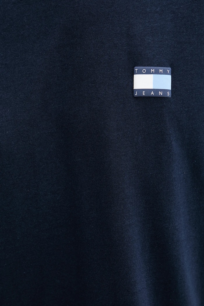 Βαμβακερό μπλουζάκι Tommy Jeans σκούρο μπλε DM0DM21785