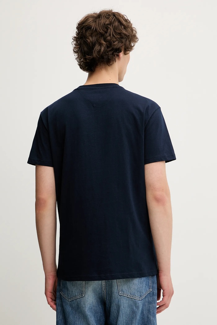 Bavlnené tričko Tommy Jeans DM0DM21911 tmavomodrá AW25