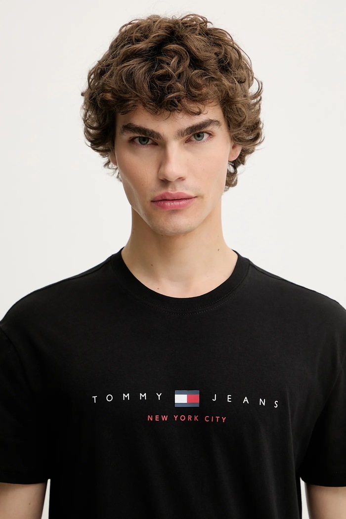 Oblečenie Bavlnené tričko Tommy Jeans DM0DM21911 čierna
