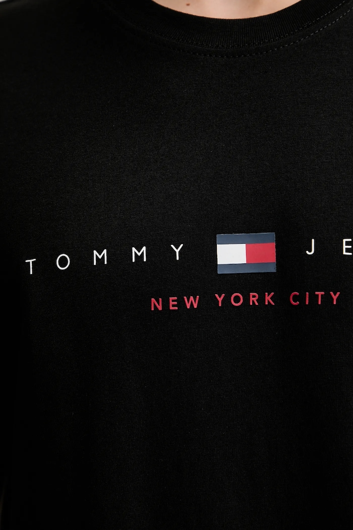 Bavlnené tričko Tommy Jeans čierna DM0DM21911