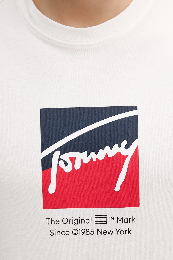 Βαμβακερό μπλουζάκι Tommy Jeans DM0DM21940 λευκό