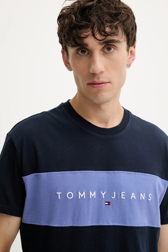 Bavlnené tričko Tommy Jeans tmavomodrá DM0DM21933