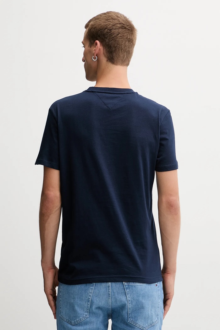 Bavlnené tričko Tommy Jeans DM0DM21977 tmavomodrá AW25
