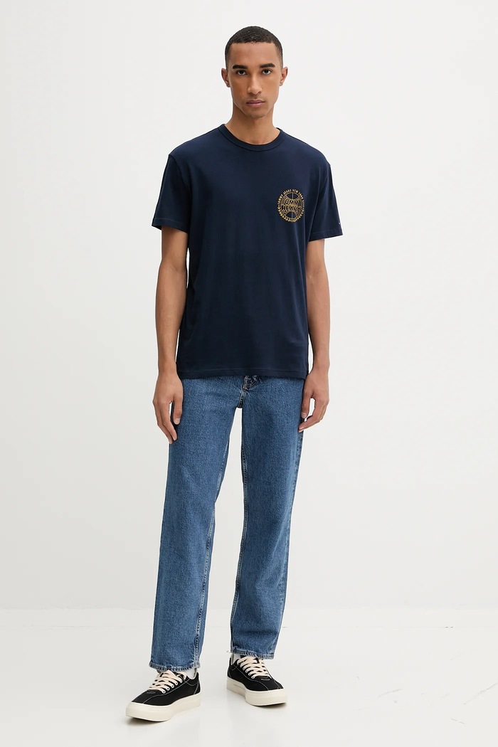 Bavlnené tričko Tommy Jeans DM0DM21987 tmavomodrá AW25