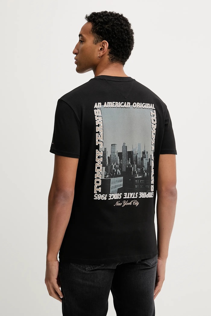 Bavlnené tričko Tommy Jeans regular čierna DM0DM22128