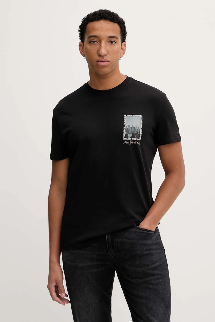 Oblečenie Bavlnené tričko Tommy Jeans DM0DM22128 čierna