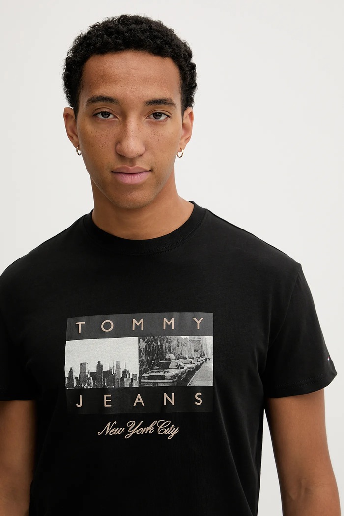 Bavlnené tričko Tommy Jeans čierna DM0DM22464