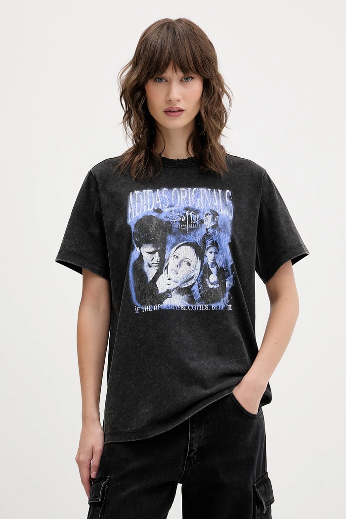 Βαμβακερό μπλουζάκι adidas Originals Buffy Tee εμπριμέ μαύρο JX1278
